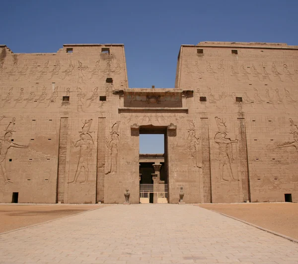 Aswan to Luxor Private Tour: 3 Fascinating Sights at Kom Ombo Temples